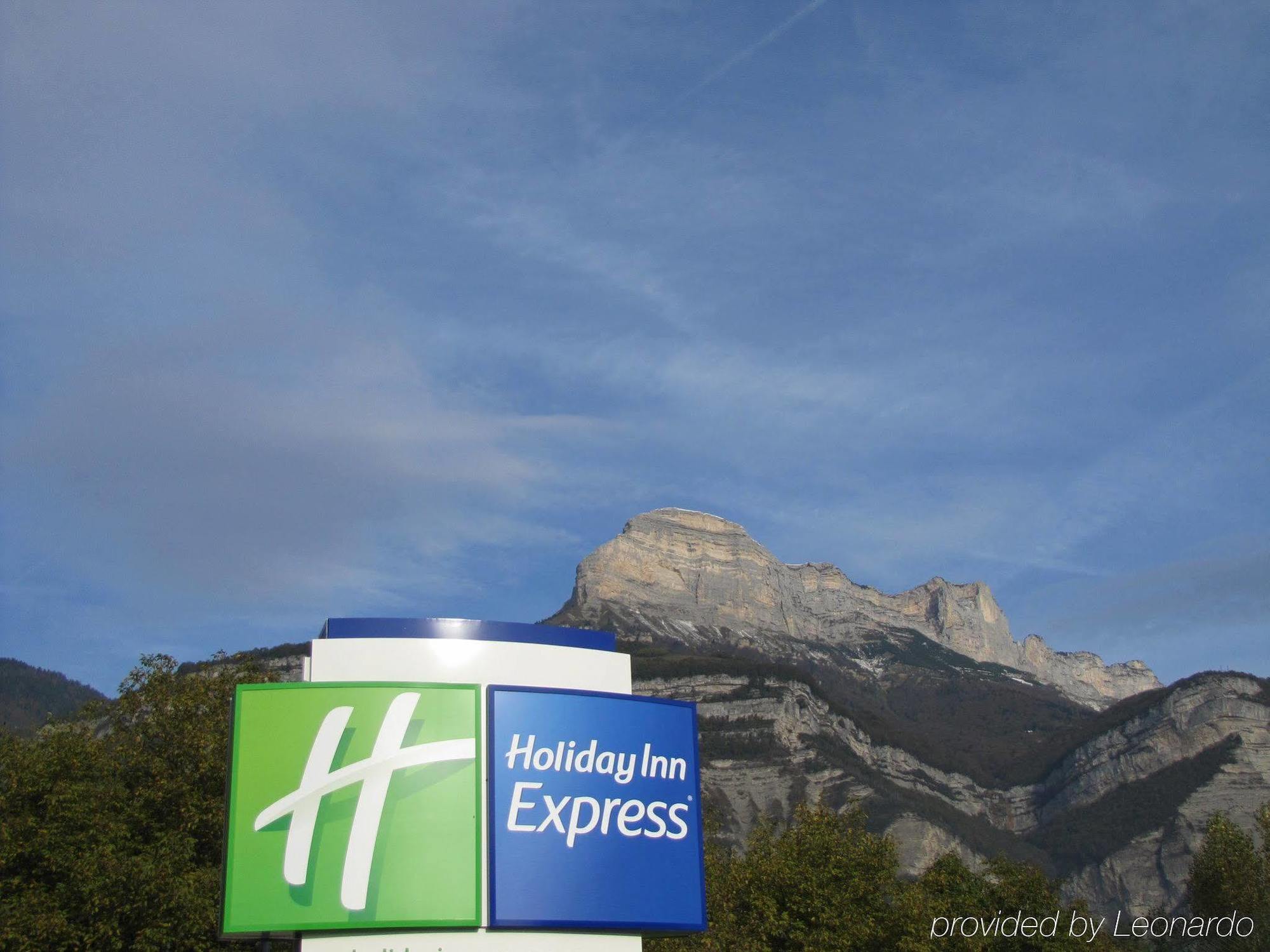 Holiday Inn Express Grenoble-Bernin ภายนอก รูปภาพ